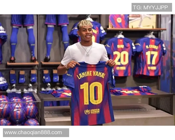 巴塞罗那官方宣布梅西续约失败，引发球迷抗议和质疑